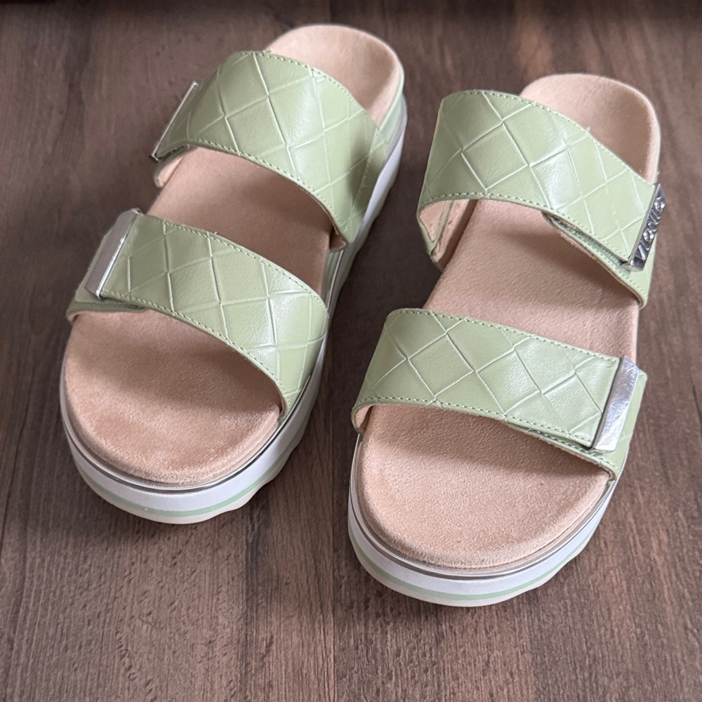 Vionic Brandie Celery Platform Comfort Sandals